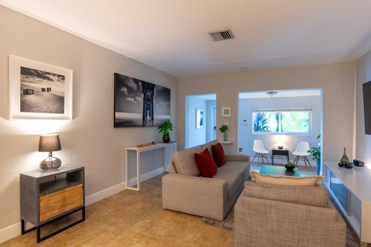 1401 Ne 17th Way - Photo 7 of 35