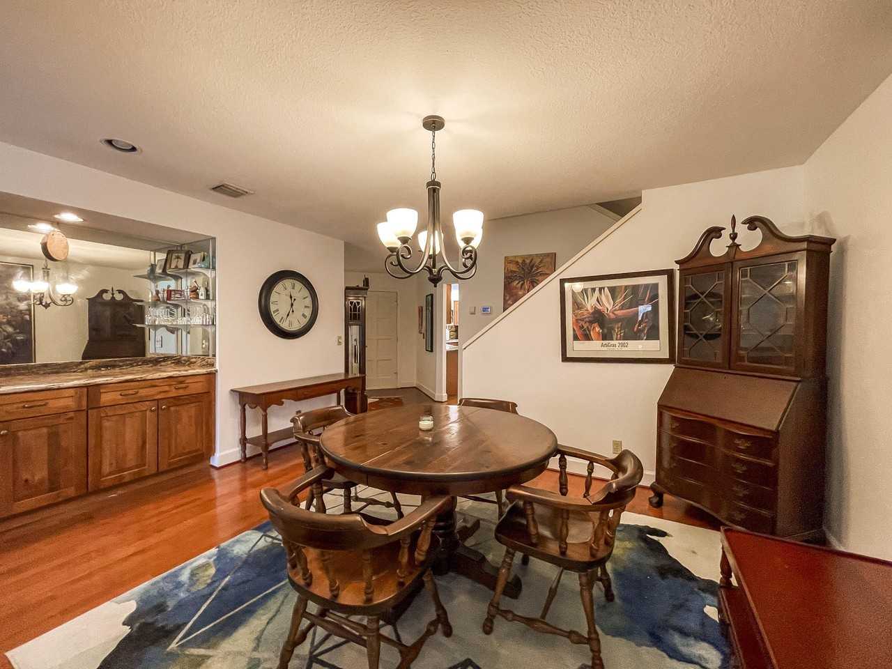 56 Edinburgh Dr - Photo 6 of 20