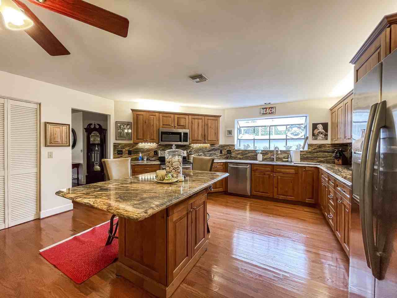 56 Edinburgh Dr - Photo 7 of 20