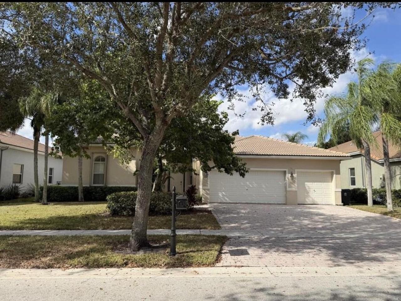 10440 Cypress Lakes Preserve Dr - Photo 4 of 23