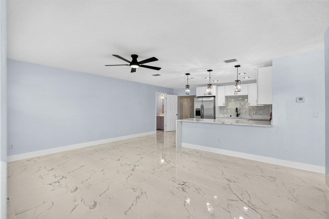 1531 Ne 33rd St - Photo 2 of 11
