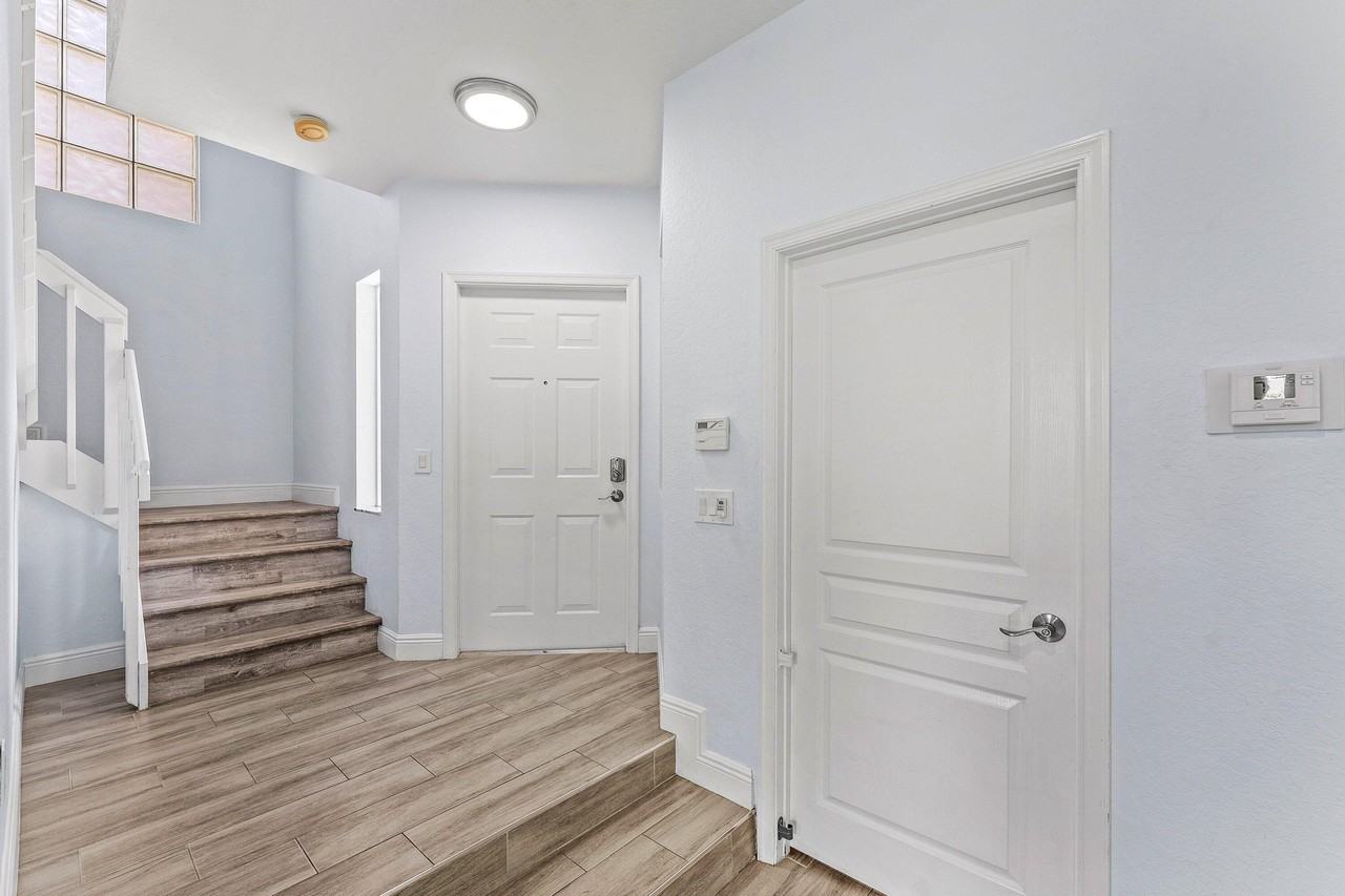 5477 Queenship Ct - Photo 6 of 47