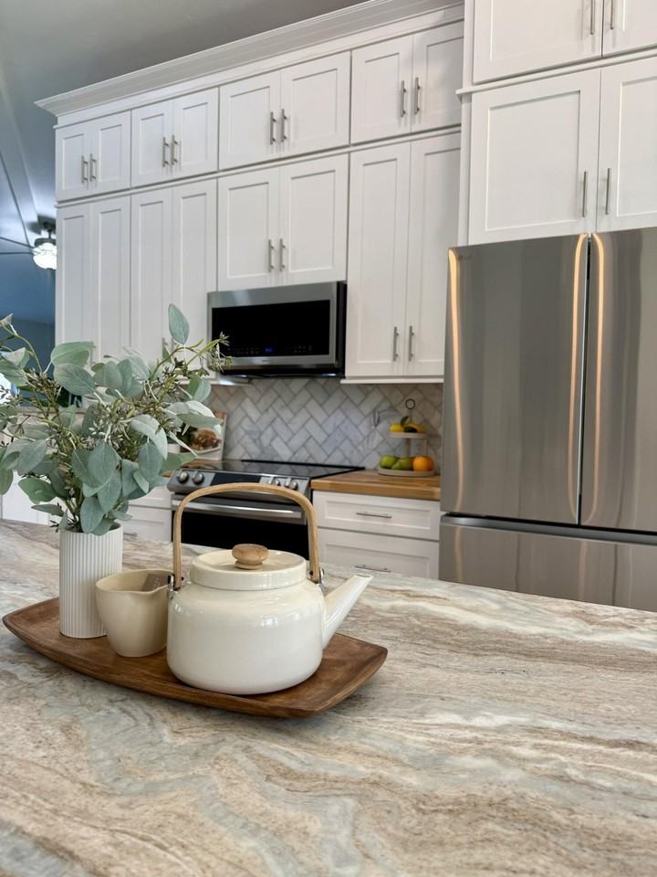 3786 Sierra Dr - Photo 4 of 50