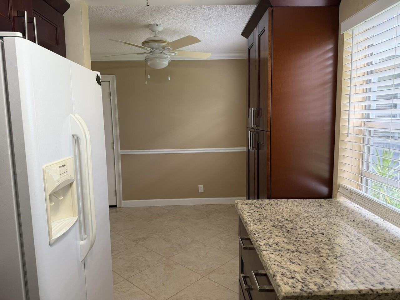 119 Burgundy C - Photo 4 of 21