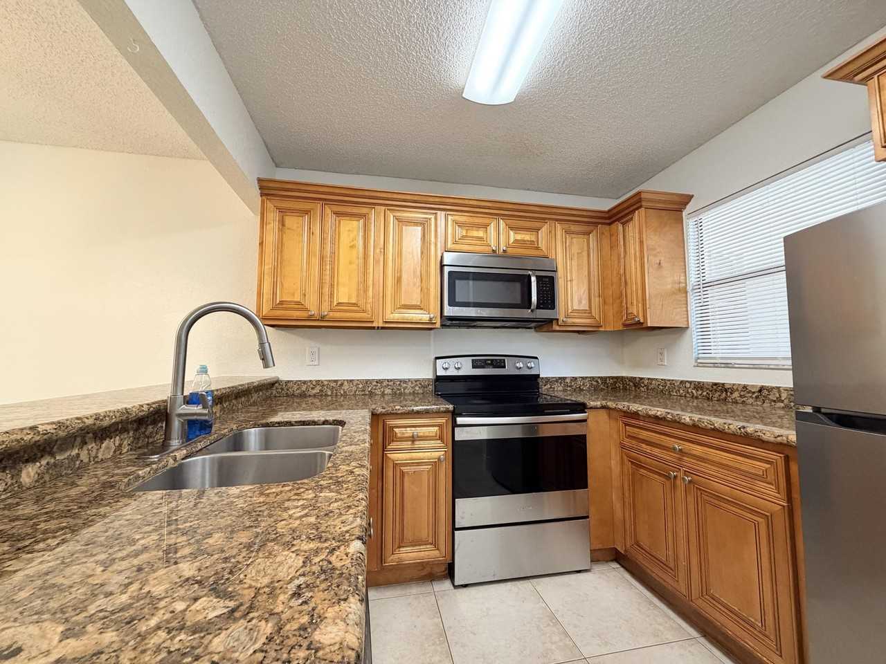 1541 Windorah Way #E - Photo 4 of 45