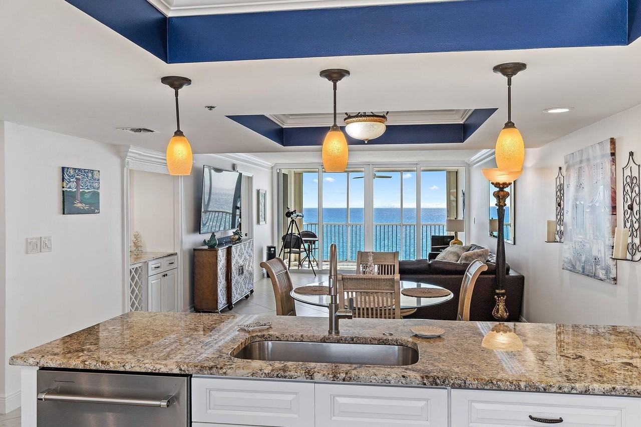 840 Ocean Dr #905 - Photo 7 of 45
