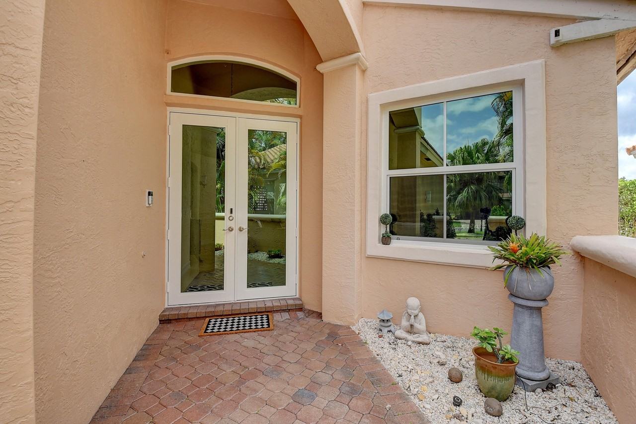 11182 Sea Grass Cir - Photo 3 of 37