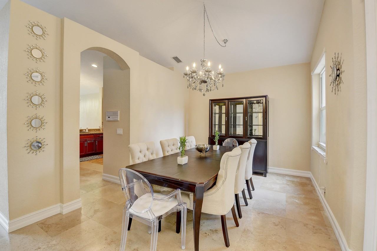 11182 Sea Grass Cir - Photo 4 of 37