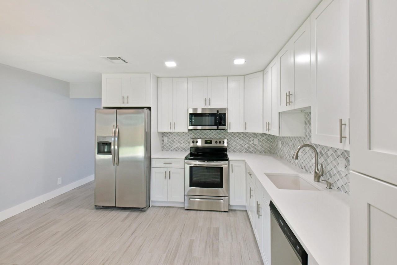 9128 Roan Ln - Photo 2 of 13