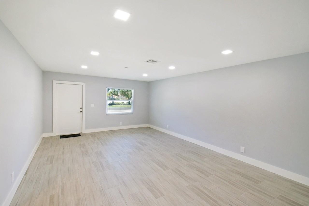 9128 Roan Ln - Photo 4 of 13