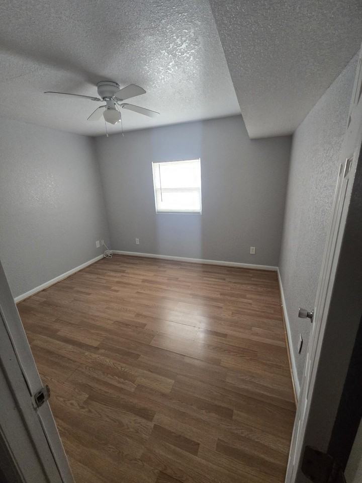1220 Kent St - Photo 6 of 10
