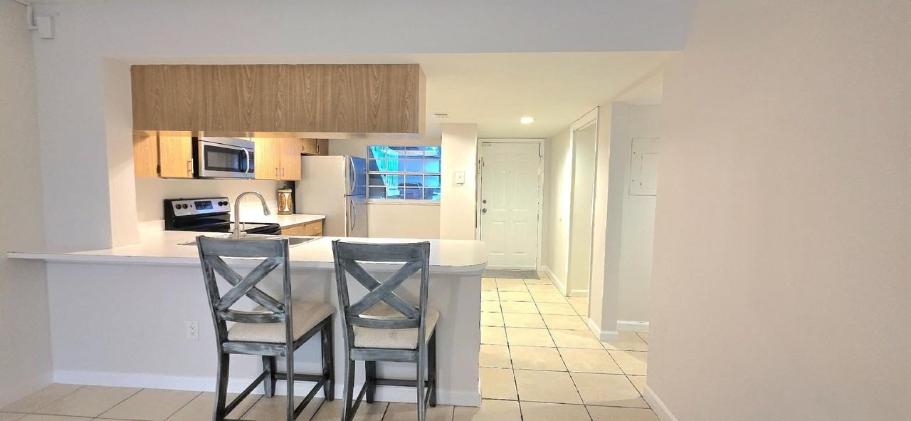 1503 Palm Beach Trace Dr - Photo 2 of 15
