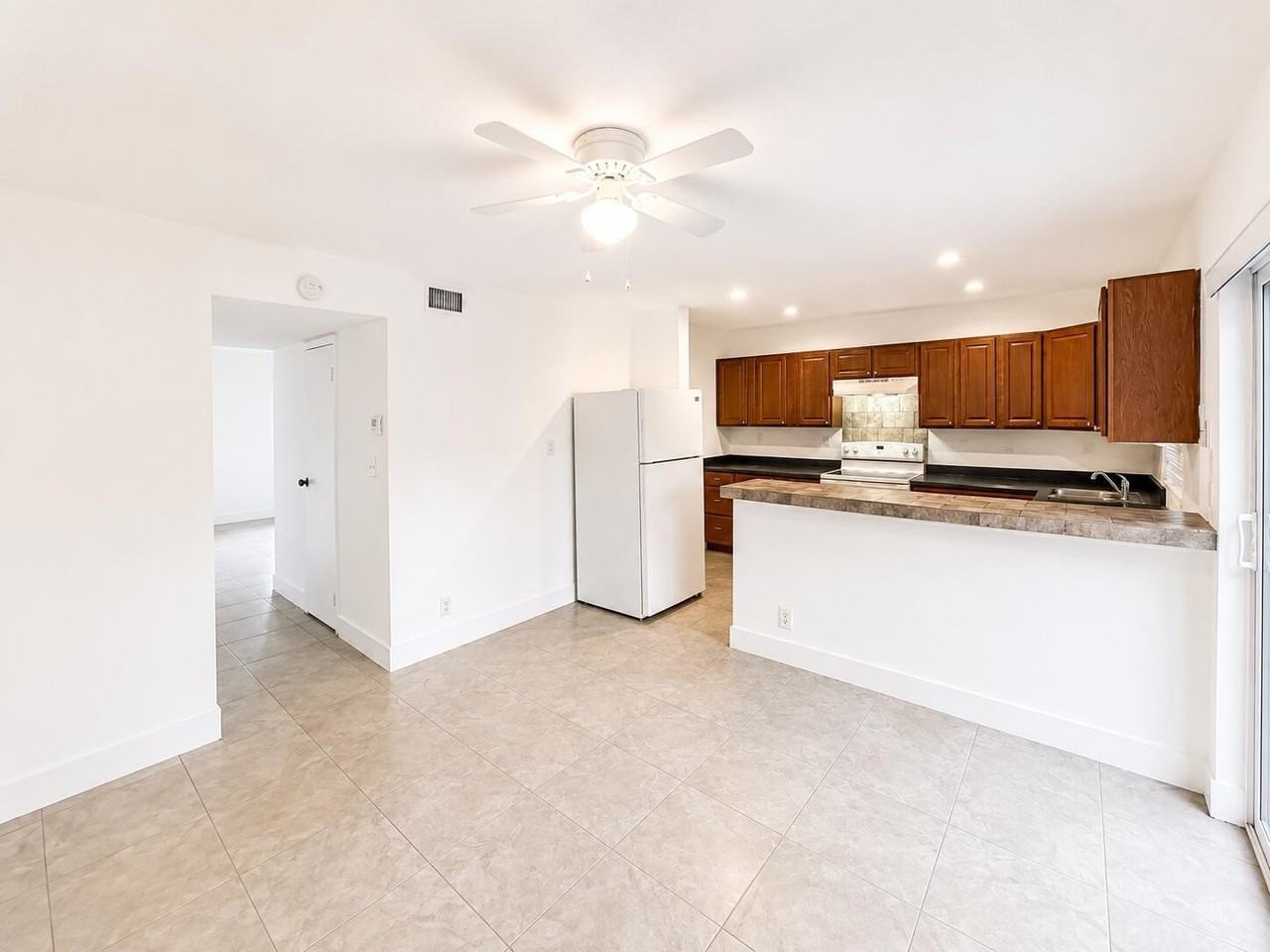 5728 Blueberry Ct - Photo 6 of 38