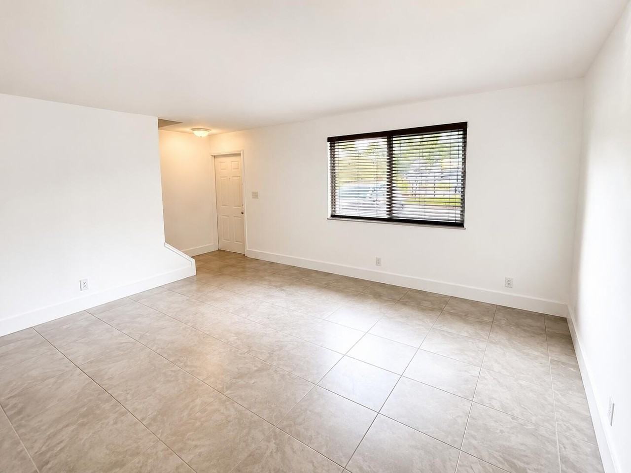 5728 Blueberry Ct - Photo 7 of 38
