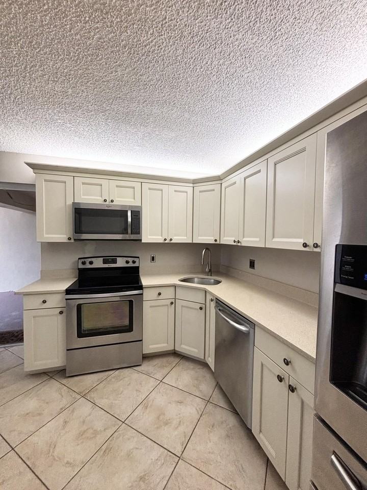 203 Foxtail Dr #F1 - Photo 4 of 17