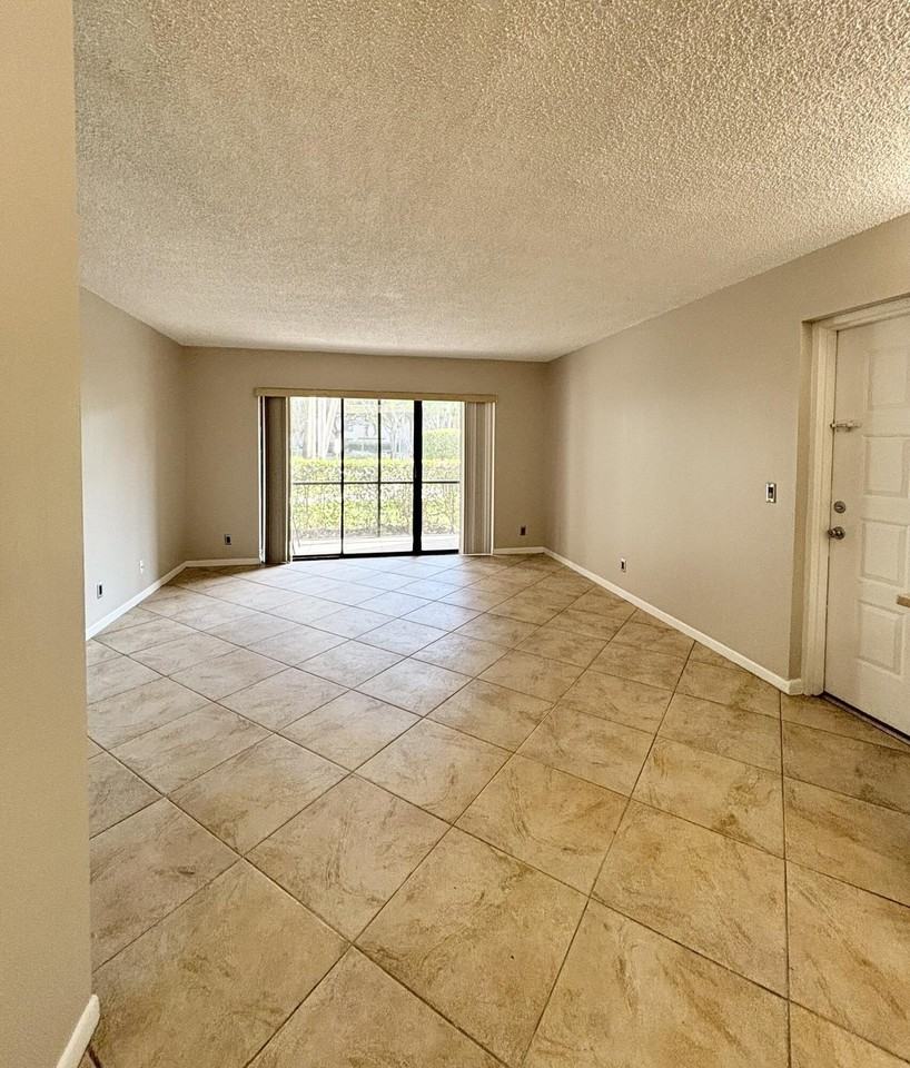 203 Foxtail Dr #F1 - Photo 7 of 17