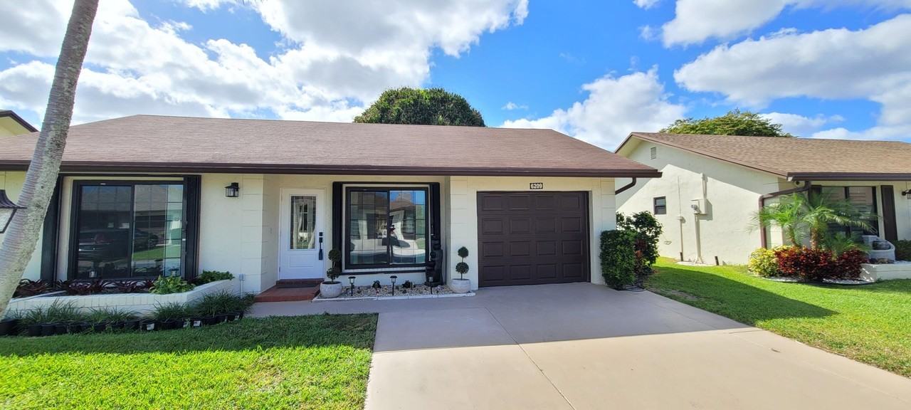 6209 Olivewood Cir - Photo 3 of 15