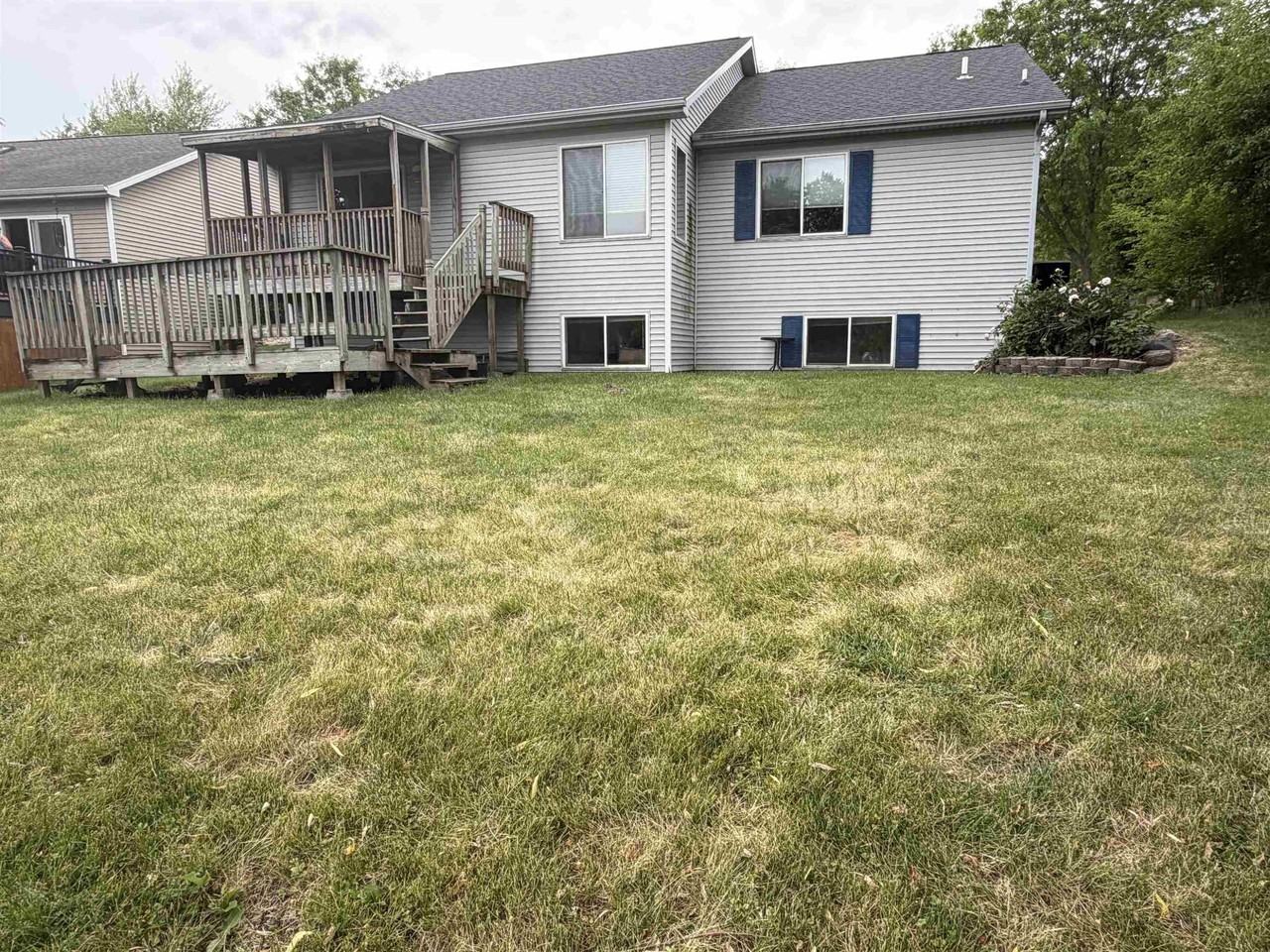 1217 Glacier Hill Dr - Photo 3 of 24