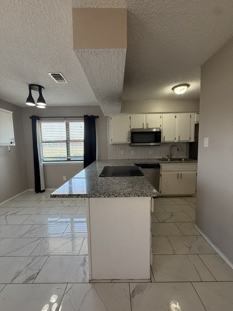 5816 8th St #B - Photo 3 of 11