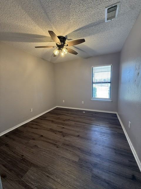5816 8th St #B - Photo 6 of 11