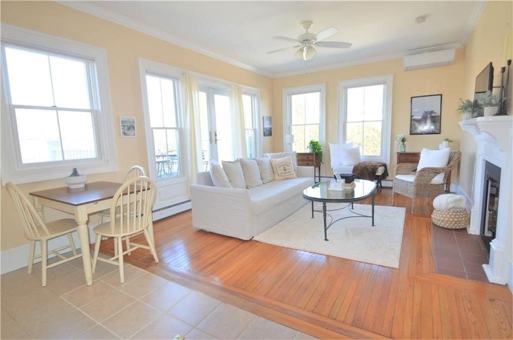 398 Wolcott Ave #4 - Photo 7 of 25