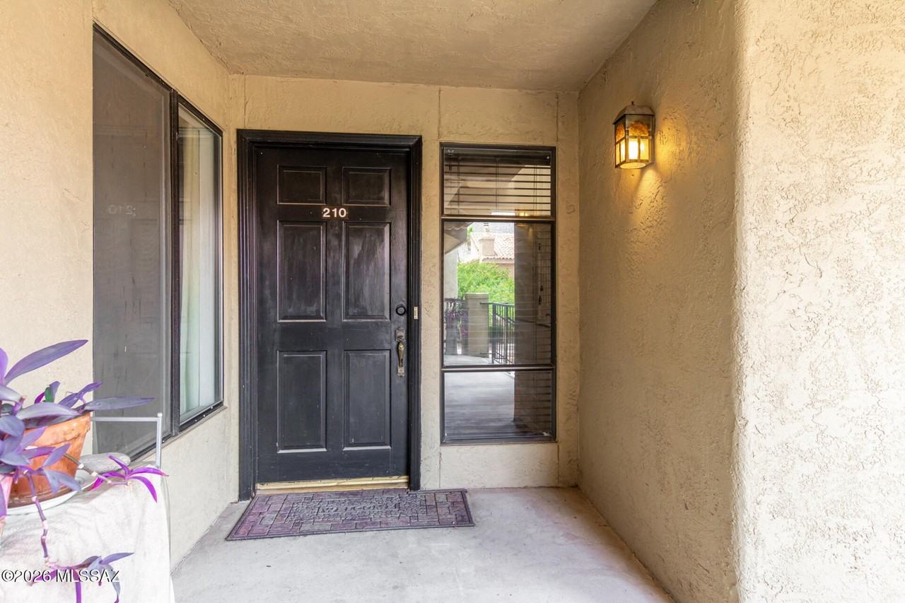 8255 N Oracle Rd #210 - Photo 3 of 26