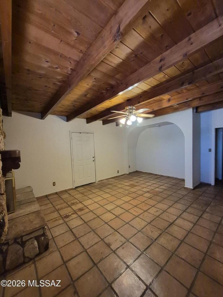 320 E 29th St - Photo 4 of 19