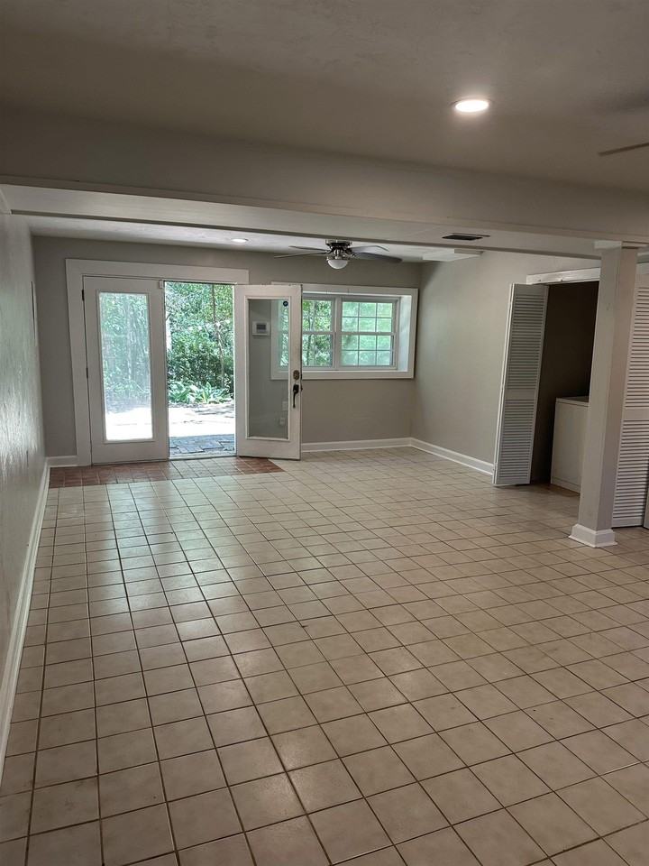 2209 Gibbs Dr - Photo 3 of 19