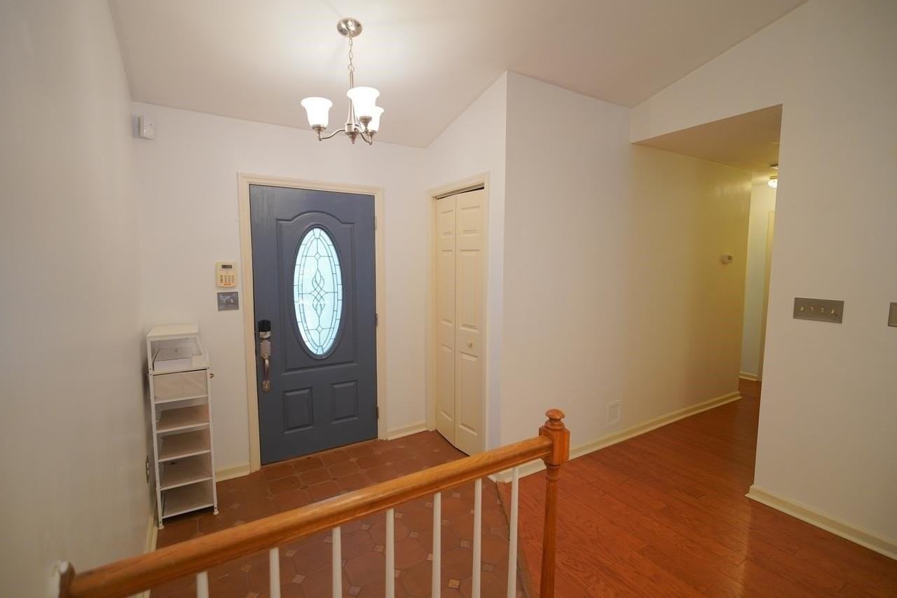 4472 Bayshore Cir - Photo 4 of 33