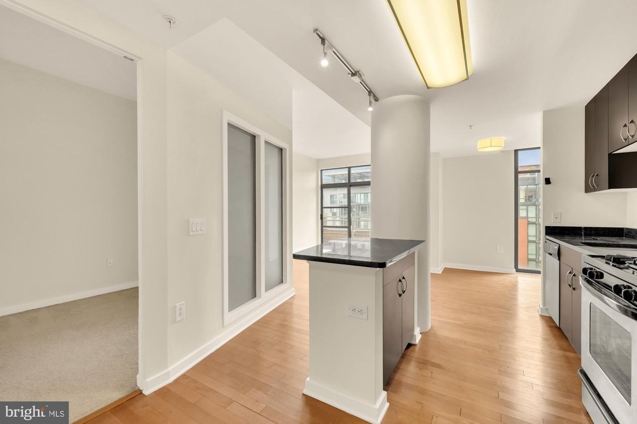 475 K St Nw #1123 - Photo 3 of 36