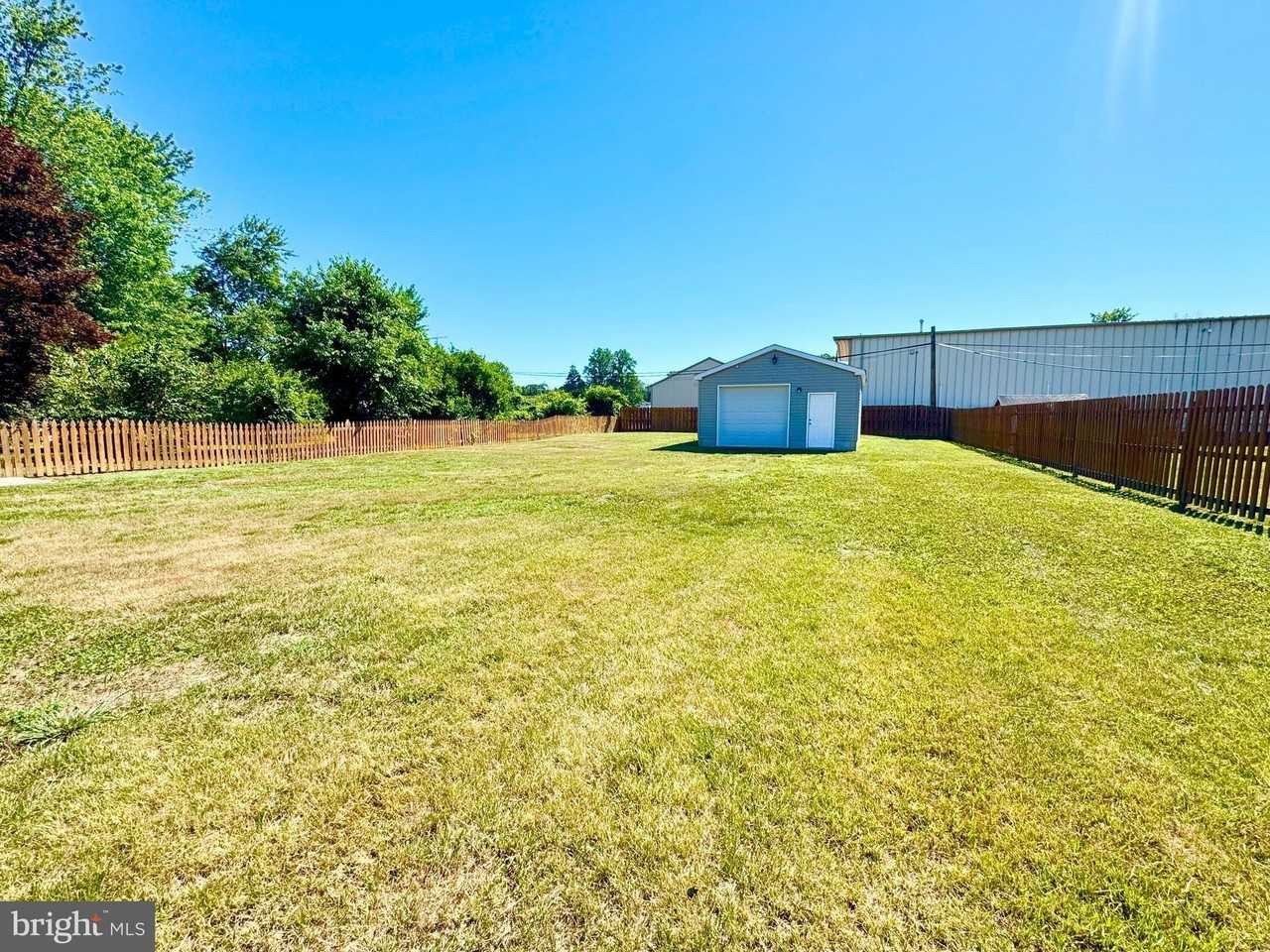 69 Mcdaniel Dr - Photo 2 of 24