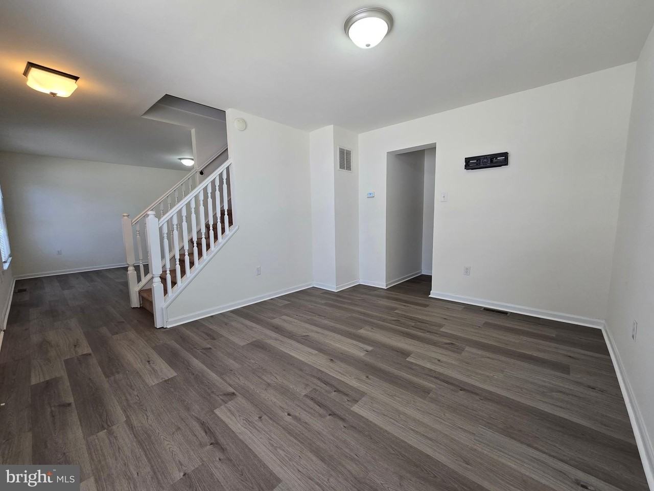 23 Lordship Ln - Photo 7 of 48
