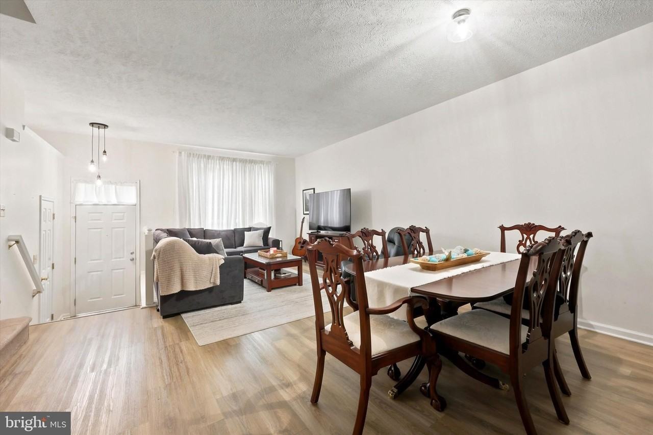 225 Cayman Ct - Photo 4 of 22