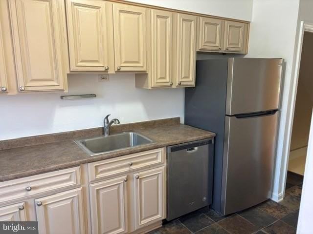 925 Chestnut Hill Ave - Photo 3 of 21
