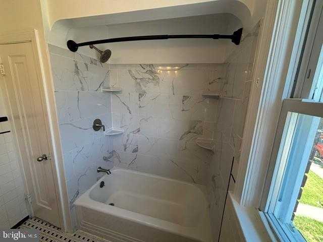 925 Chestnut Hill Ave - Photo 5 of 21