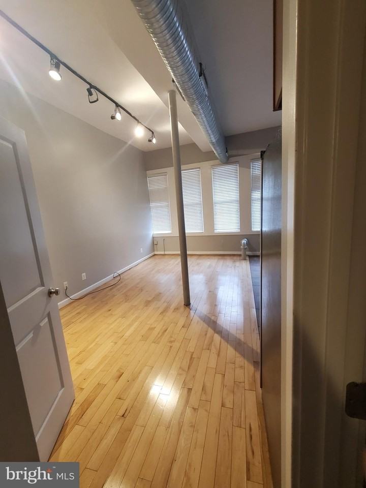 1211 S Charles St #5 - Photo 4 of 16