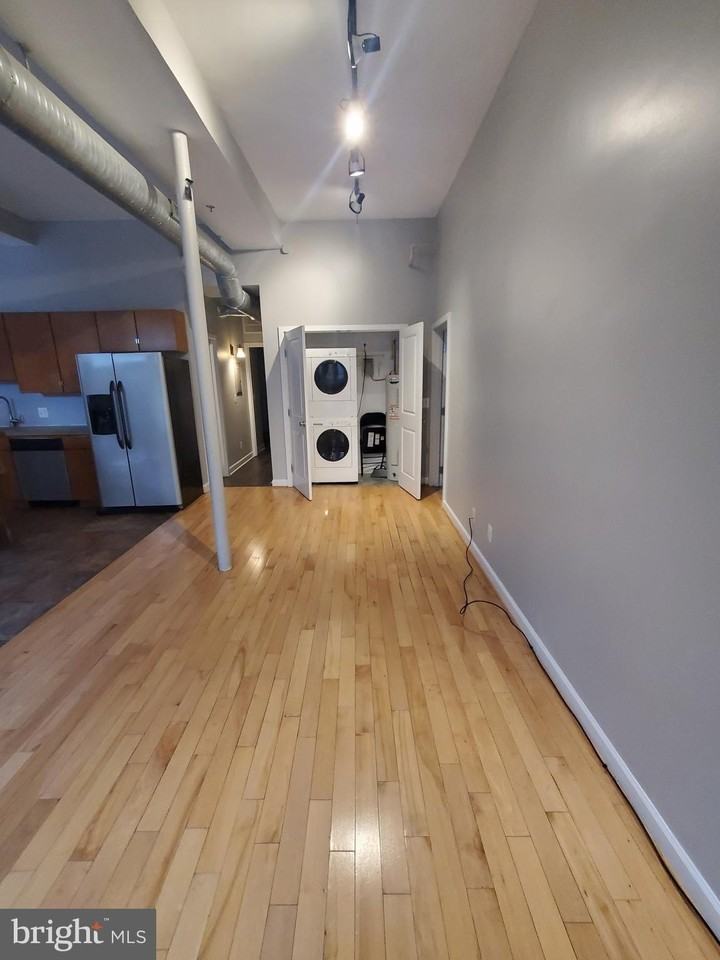 1211 S Charles St #5 - Photo 6 of 16