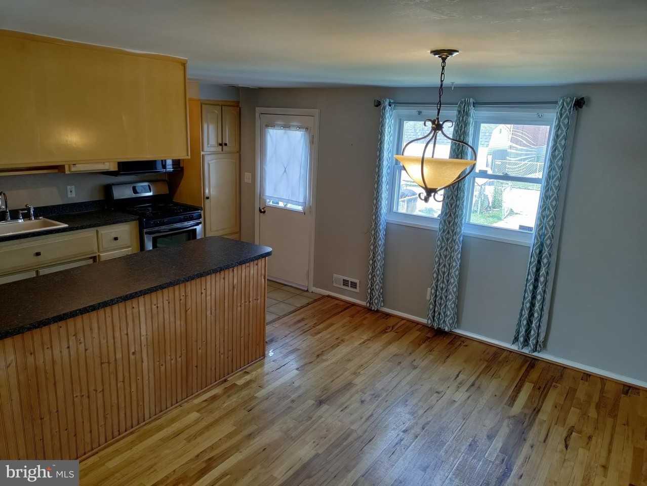 7862 Kentley Rd - Photo 3 of 16