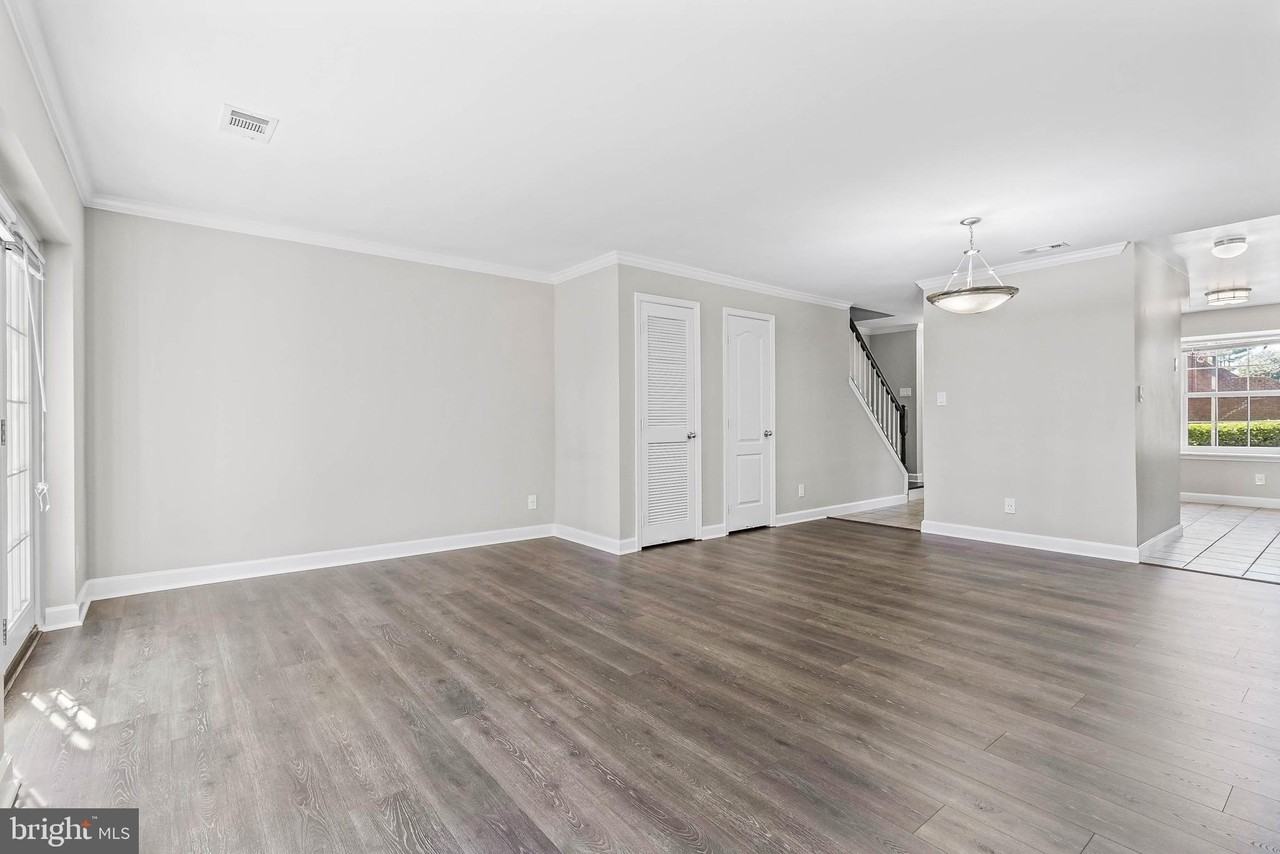 3842 Chesterwood Dr #3842 - Photo 7 of 32