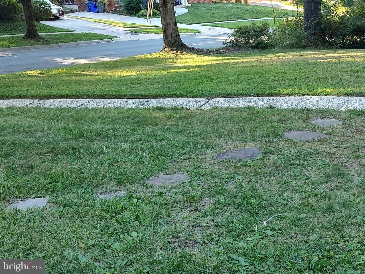 112 Claybrook Dr - Photo 3 of 50