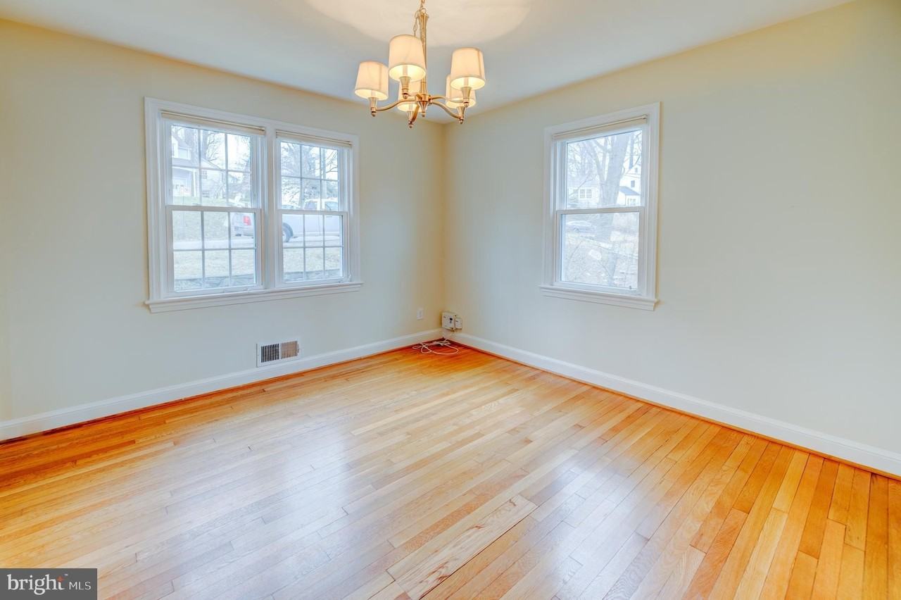 5214 Danbury Rd - Photo 5 of 29