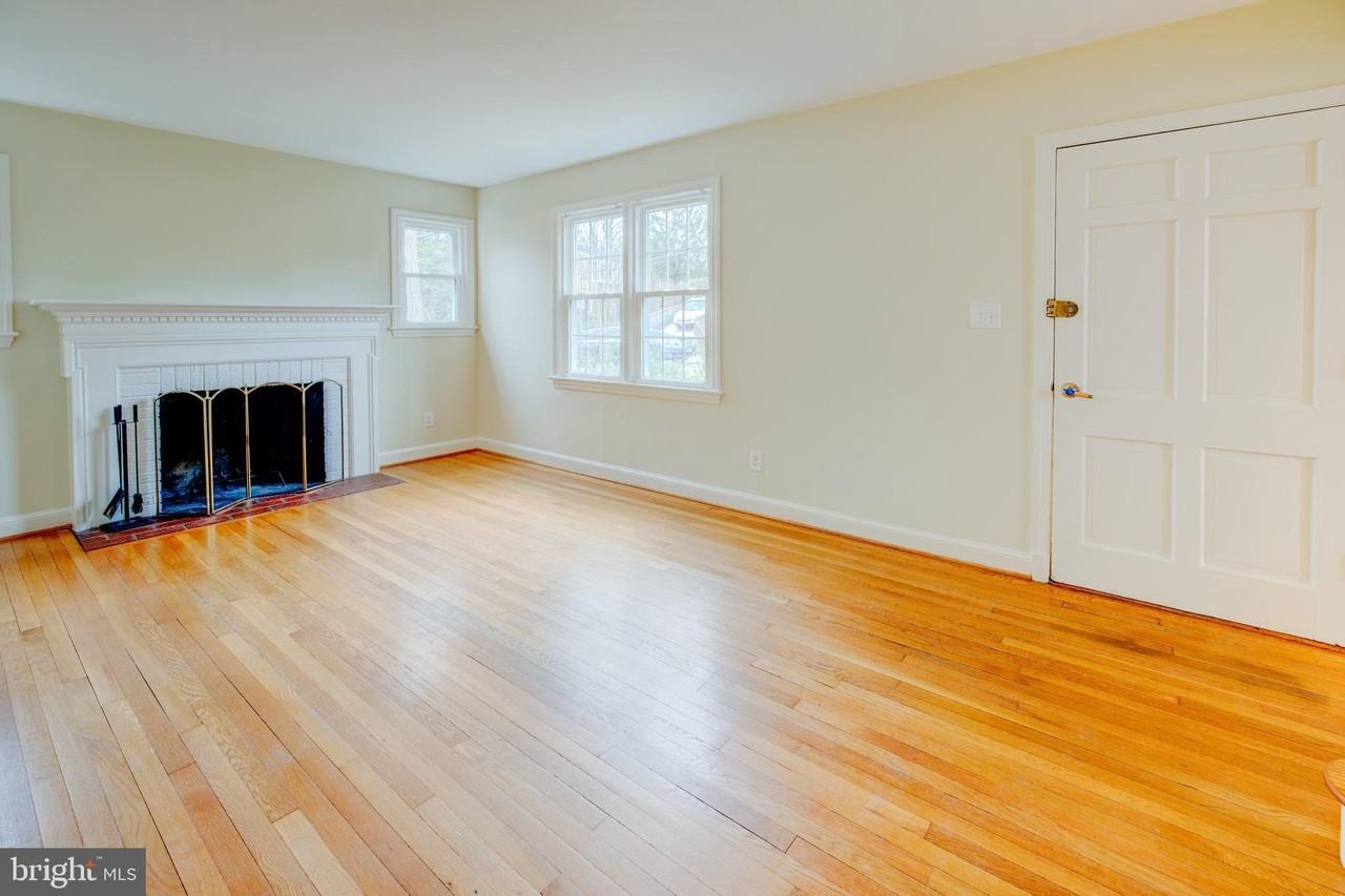 5214 Danbury Rd - Photo 6 of 29