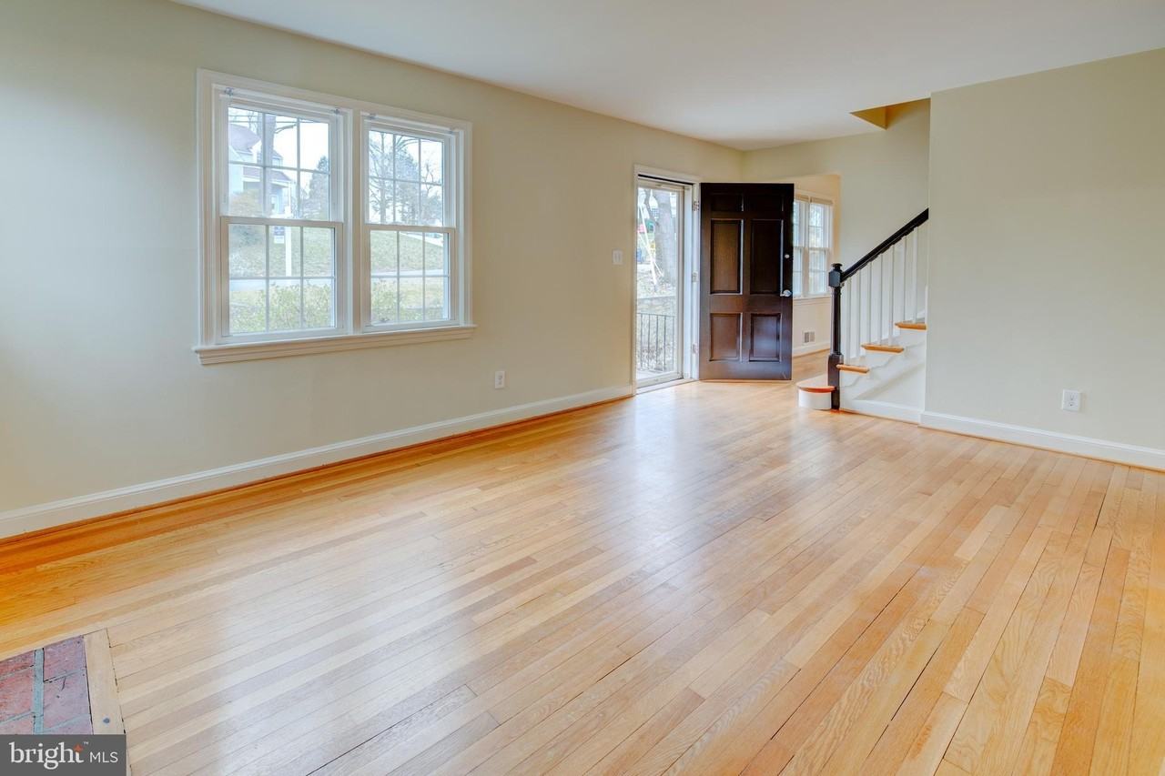 5214 Danbury Rd - Photo 7 of 29