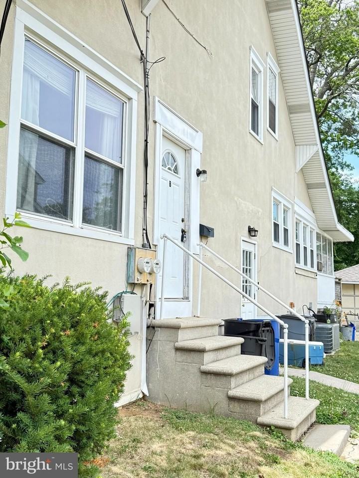 29 E Buckingham Ave #2ndFL - Photo 2 of 10