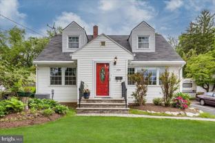 394 Franklin Ave - Photo 1 of 1