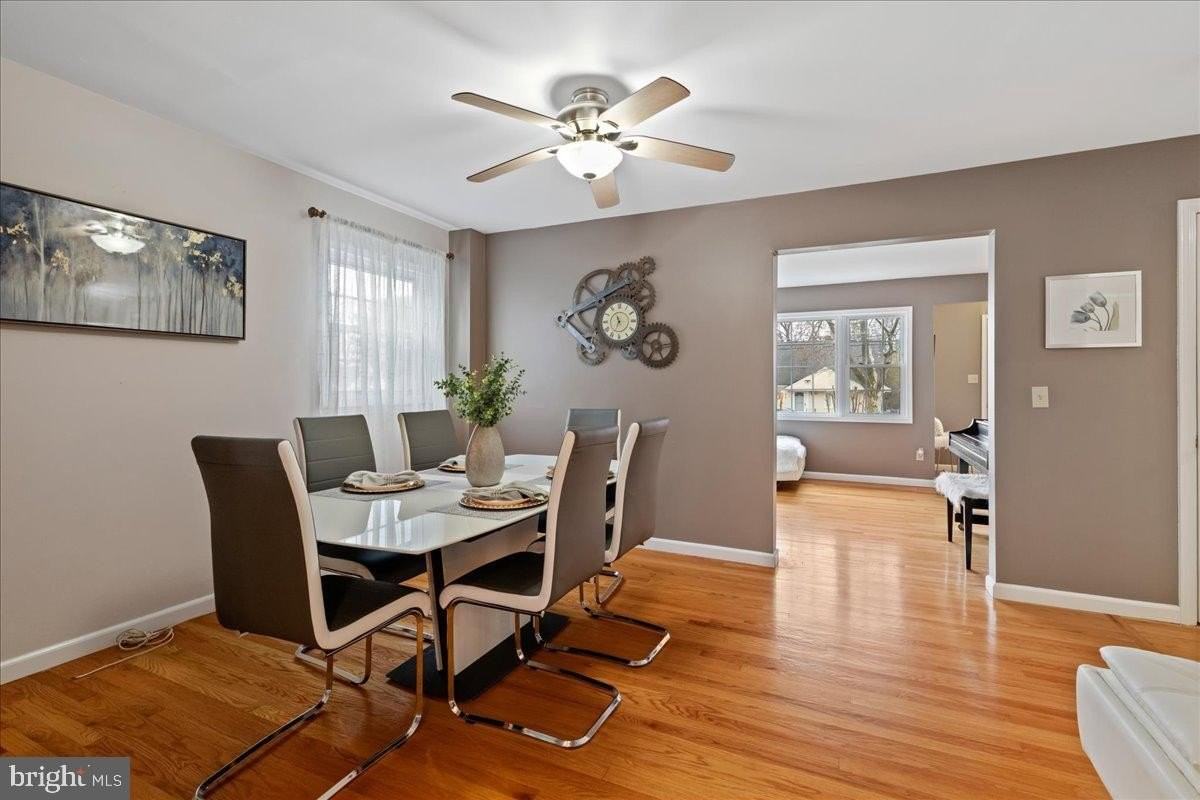 394 Franklin Ave - Photo 7 of 31