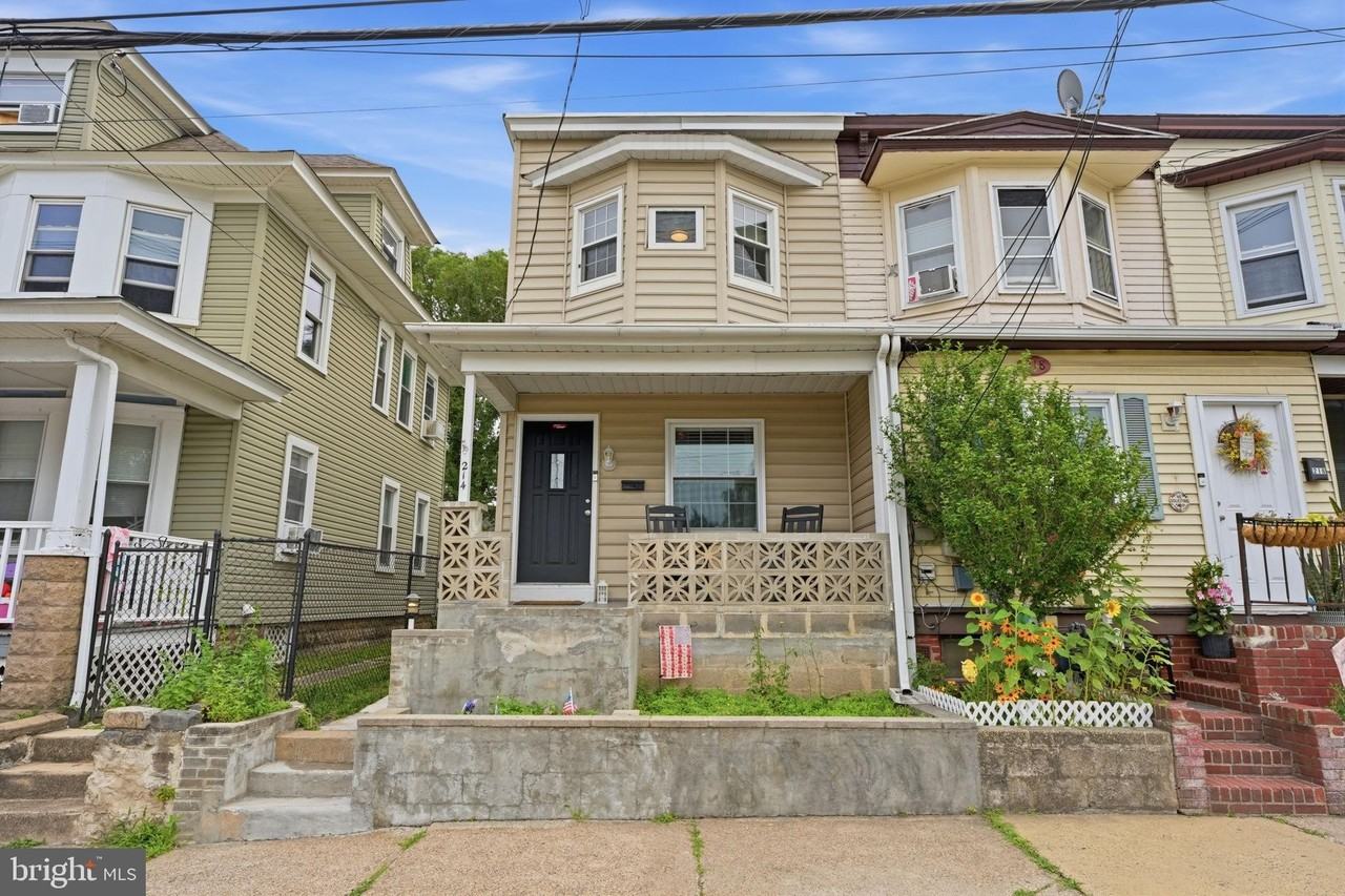 214 Washington St - Photo 2 of 36