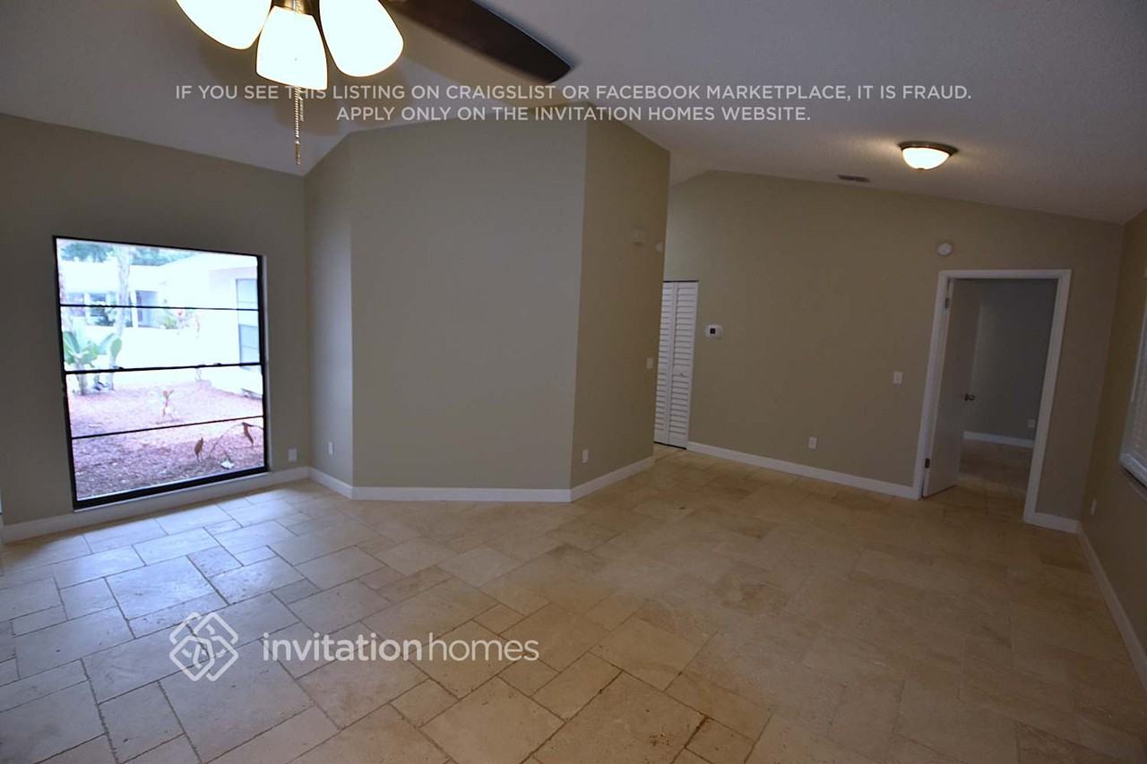1617 Carter Oaks Dr - Photo 5 of 17