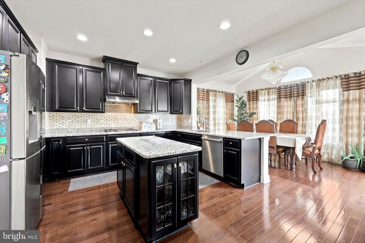 514 Quarry Point Rd - Photo 7 of 24