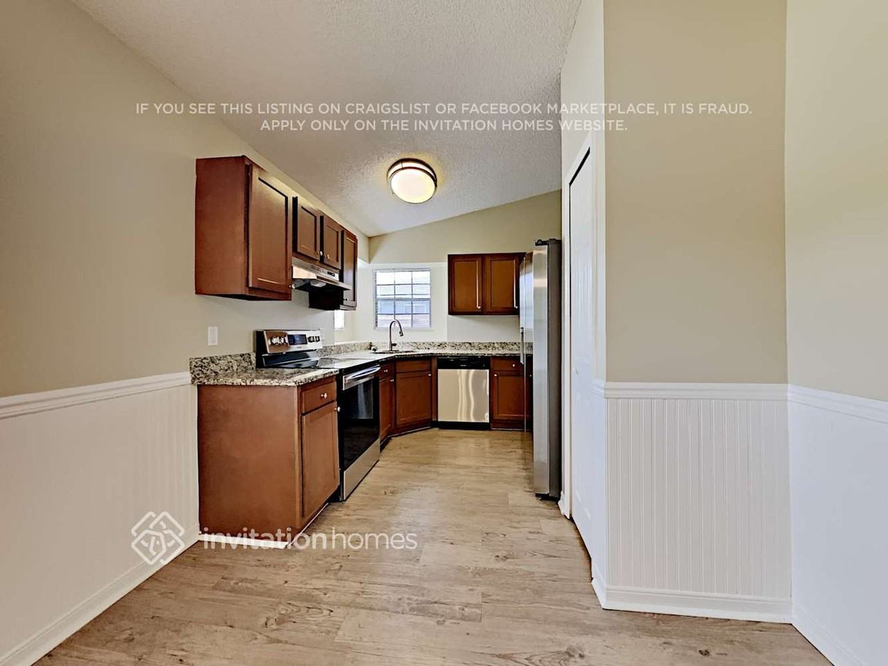 1082 Leeward Dr - Photo 6 of 14